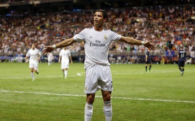 9博热评-C罗任意球已成标志